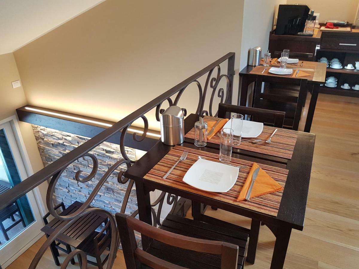 Foresteria Lombarda La Spiaggia Lierna Buitenkant foto